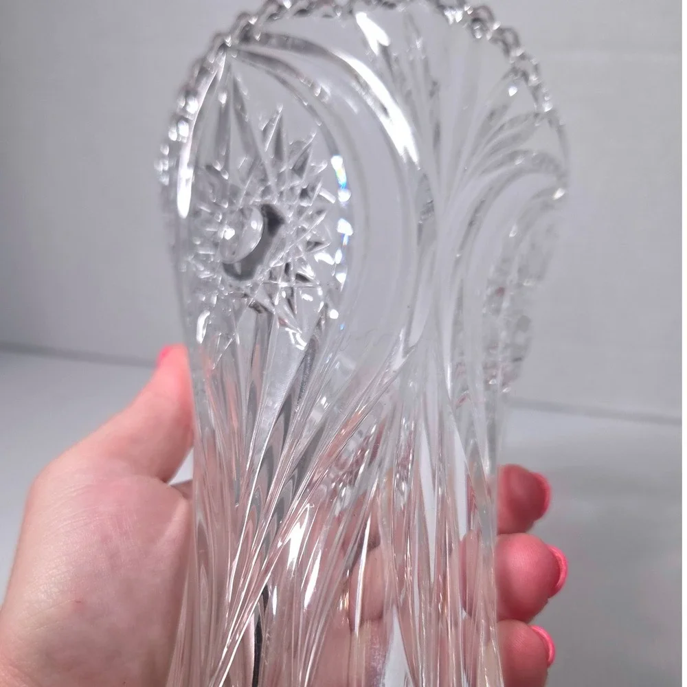 Vintage Nachtmann Bavarian 24% Lead Crystal Starburst Cut Scalloped Vase